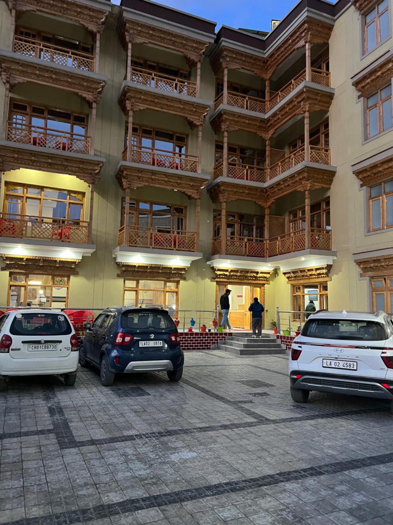 The Nangsay Hotel Leh Exterior photo