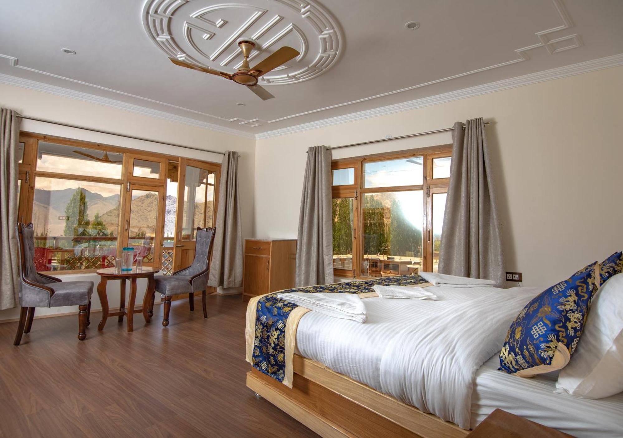 The Nangsay Hotel Leh Exterior photo