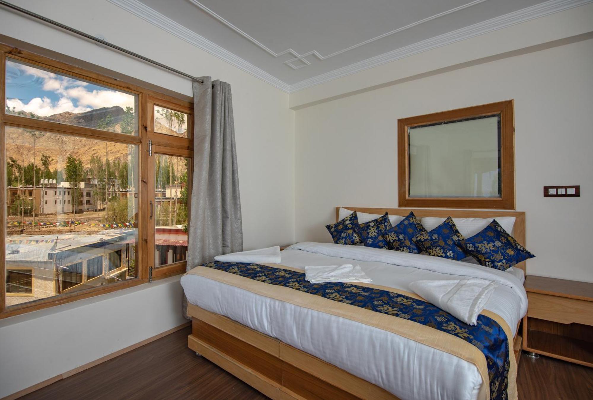 The Nangsay Hotel Leh Exterior photo